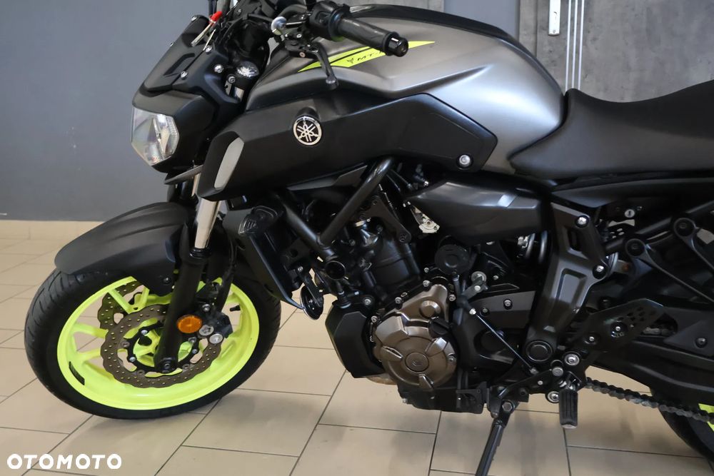Yamaha MT - 21