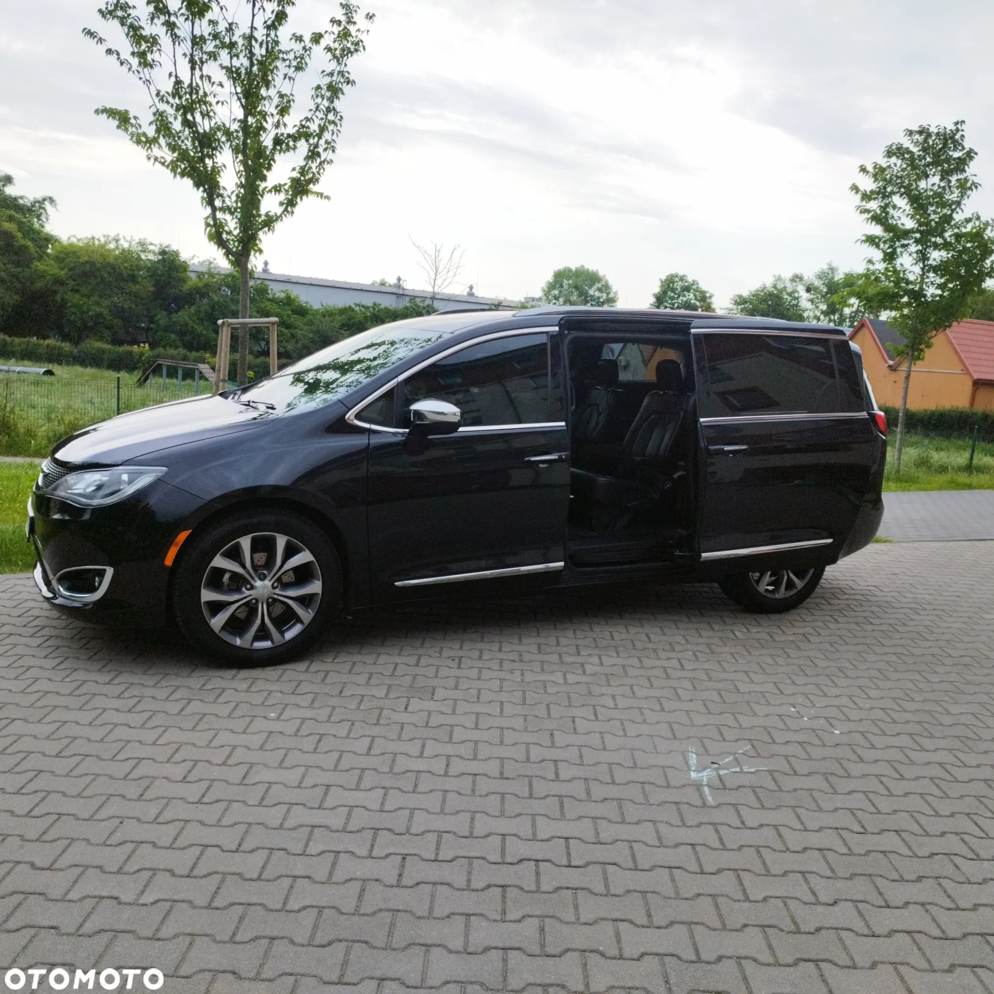 Chrysler Pacifica - 5