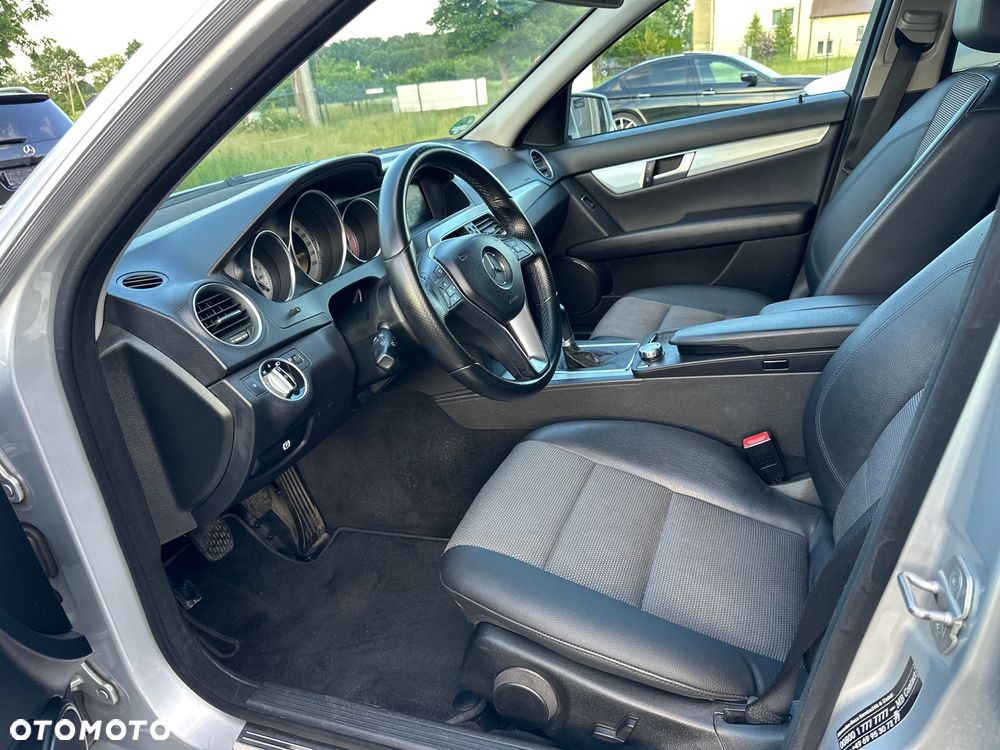 Mercedes-Benz Klasa C 220 CDI BlueEff Edition Avantgarde - 12