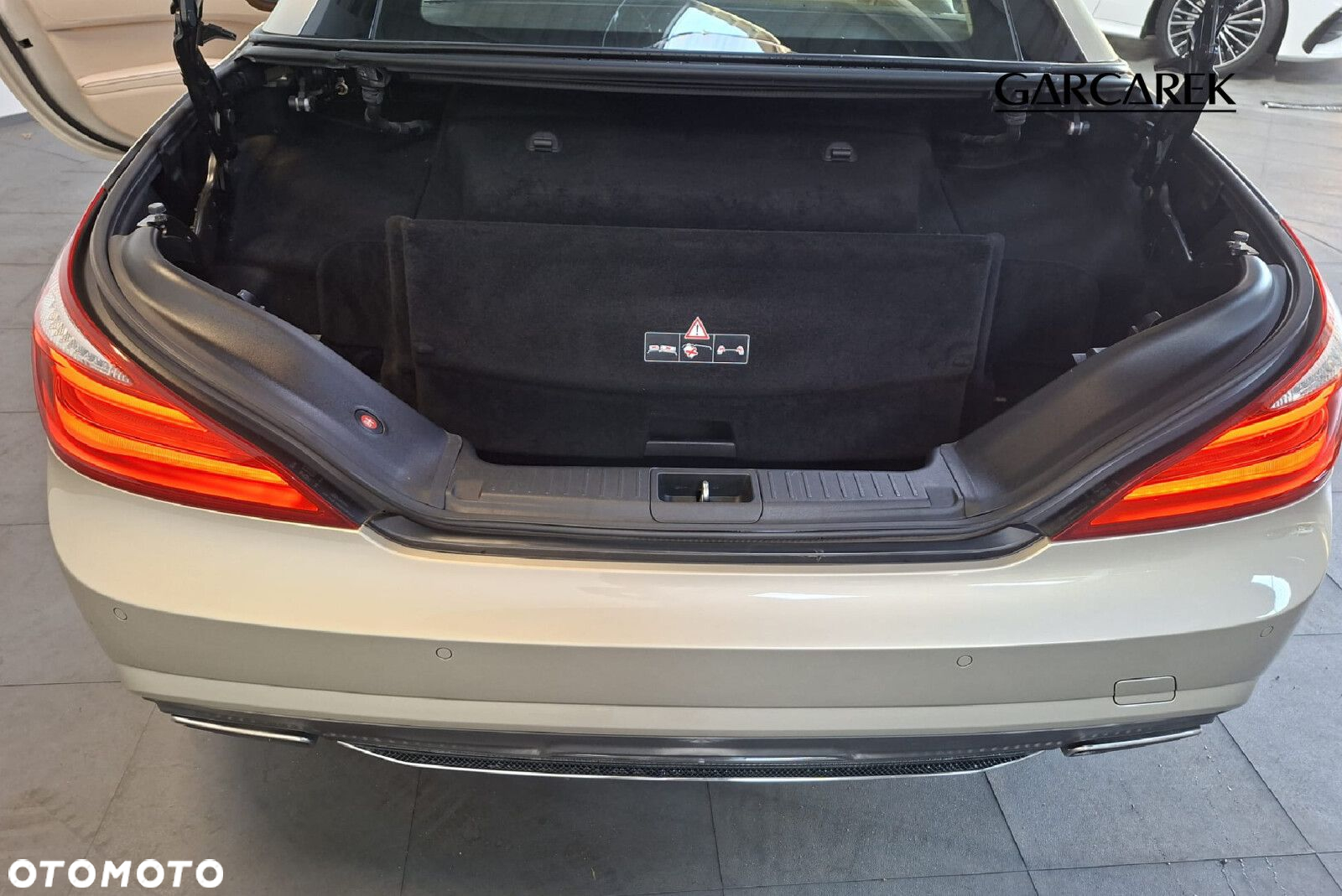 Mercedes-Benz SL - 16