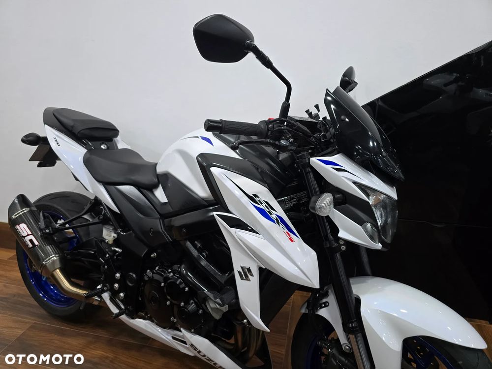 Suzuki GSX - 5