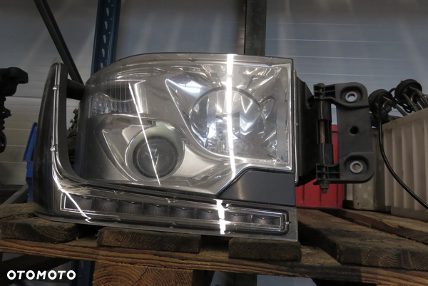 RENAULT gamaT reflektor prawy
