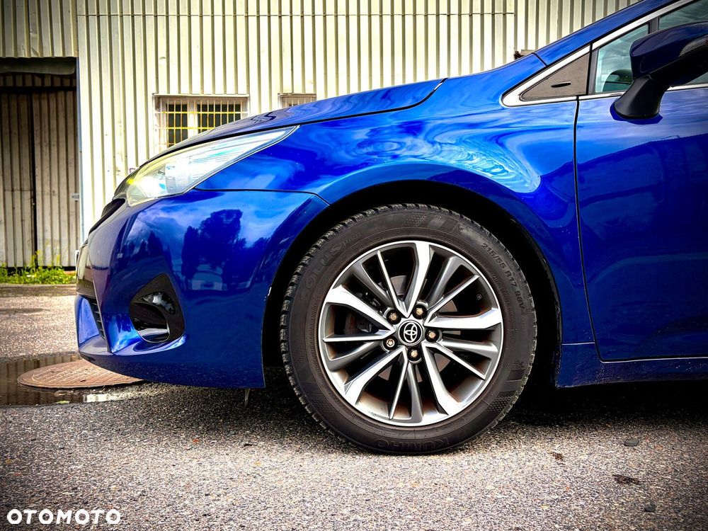 Toyota Avensis 2.0 Premium MS - 12