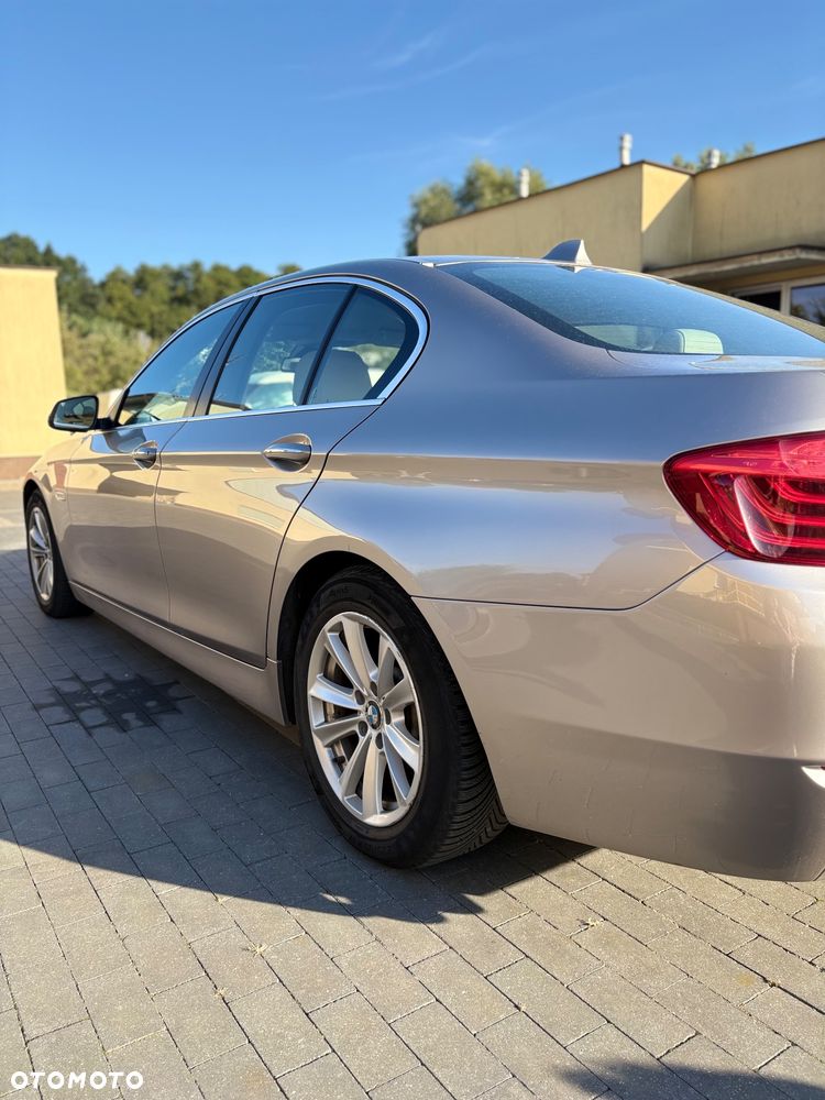 BMW Seria 5 525d xDrive - 5