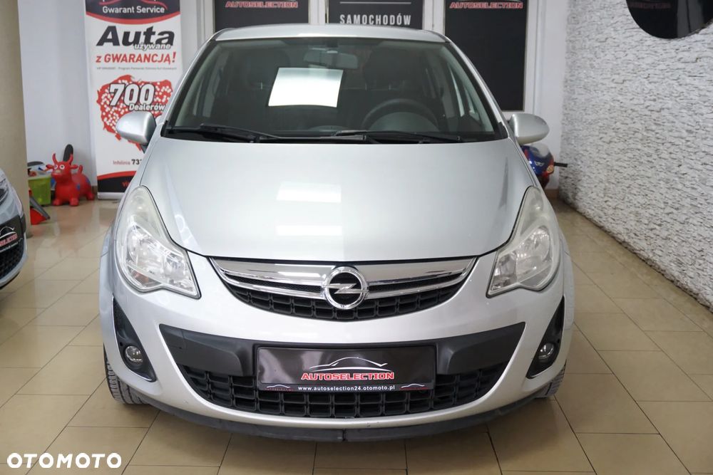 Opel Corsa 1.2 16V Cosmo - 2