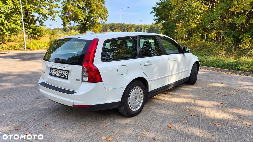 Volvo V50 2009 photo 2