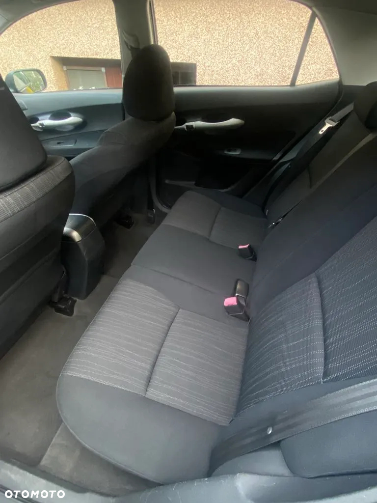 Toyota Auris - 14