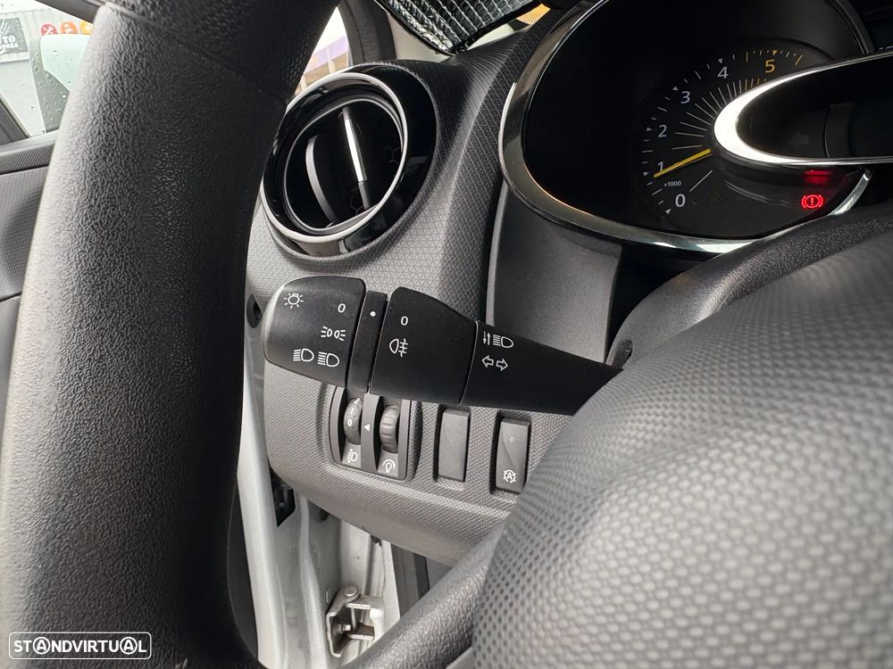 Renault Clio Sport Tourer (Energy) dCi 90 Start & Stop LIMITED - 11