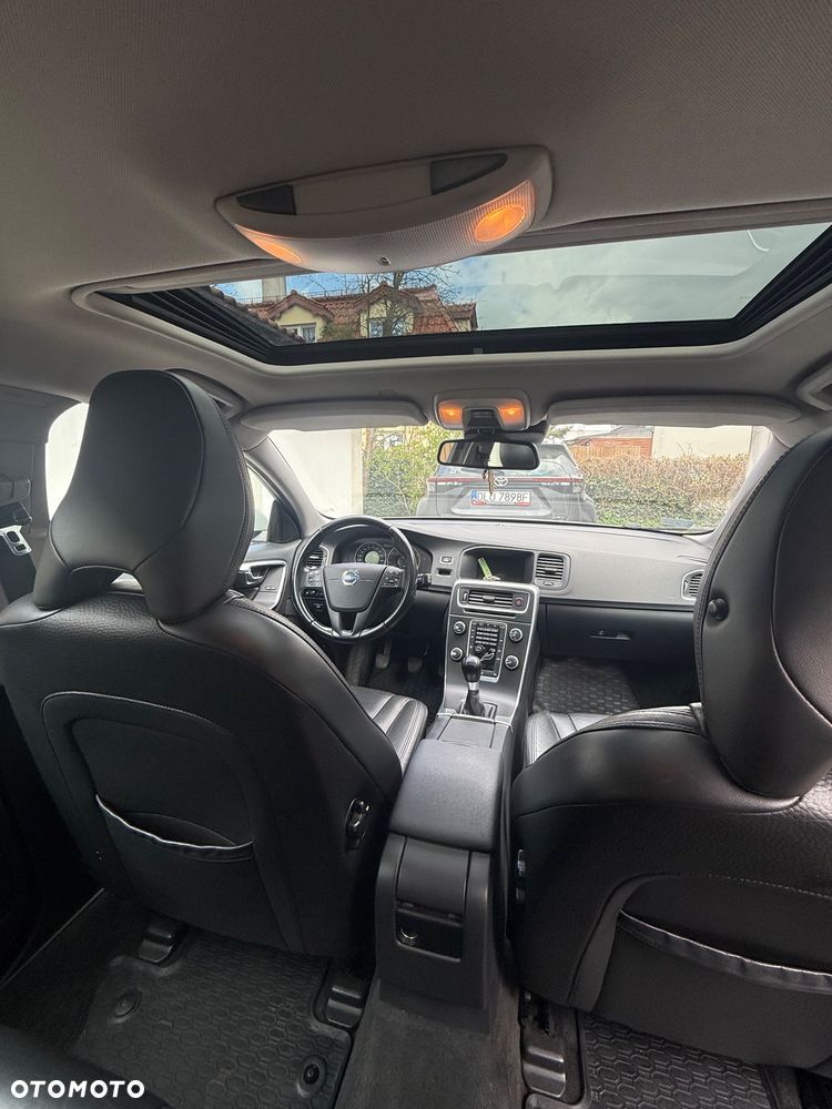 Volvo V60 D3 Momentum - 12