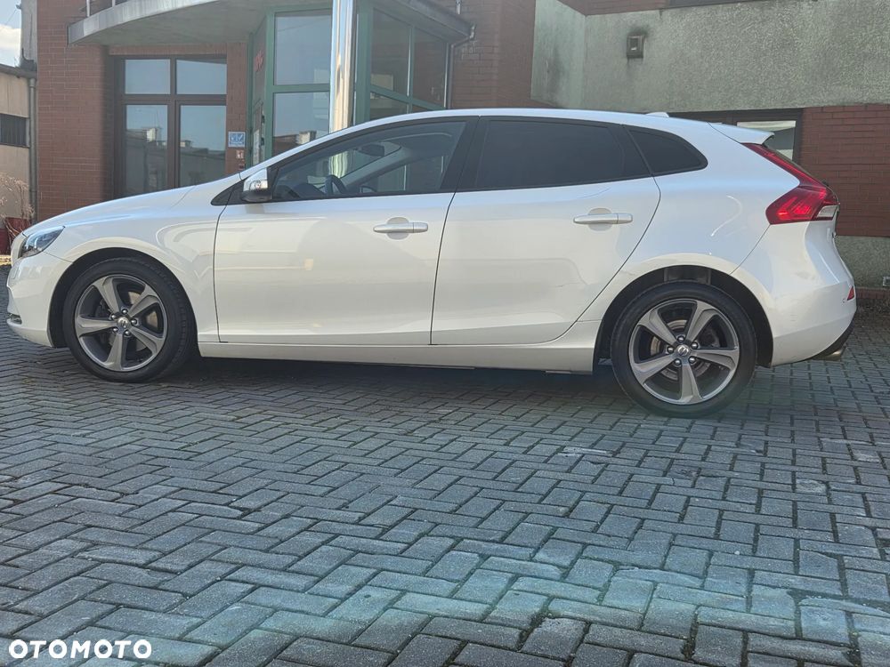 Volvo V40 T2 Summum - 12