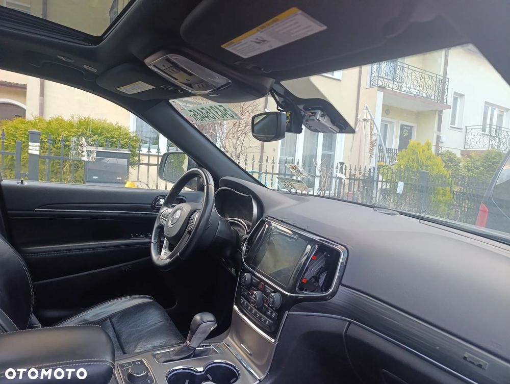 Jeep Grand Cherokee - 29
