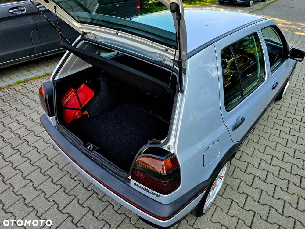 Volkswagen Golf - 10