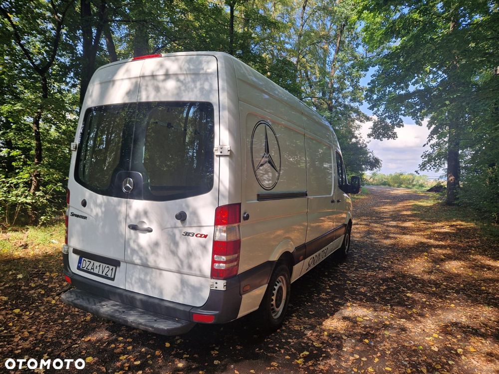 Mercedes-Benz Sprinter - 12