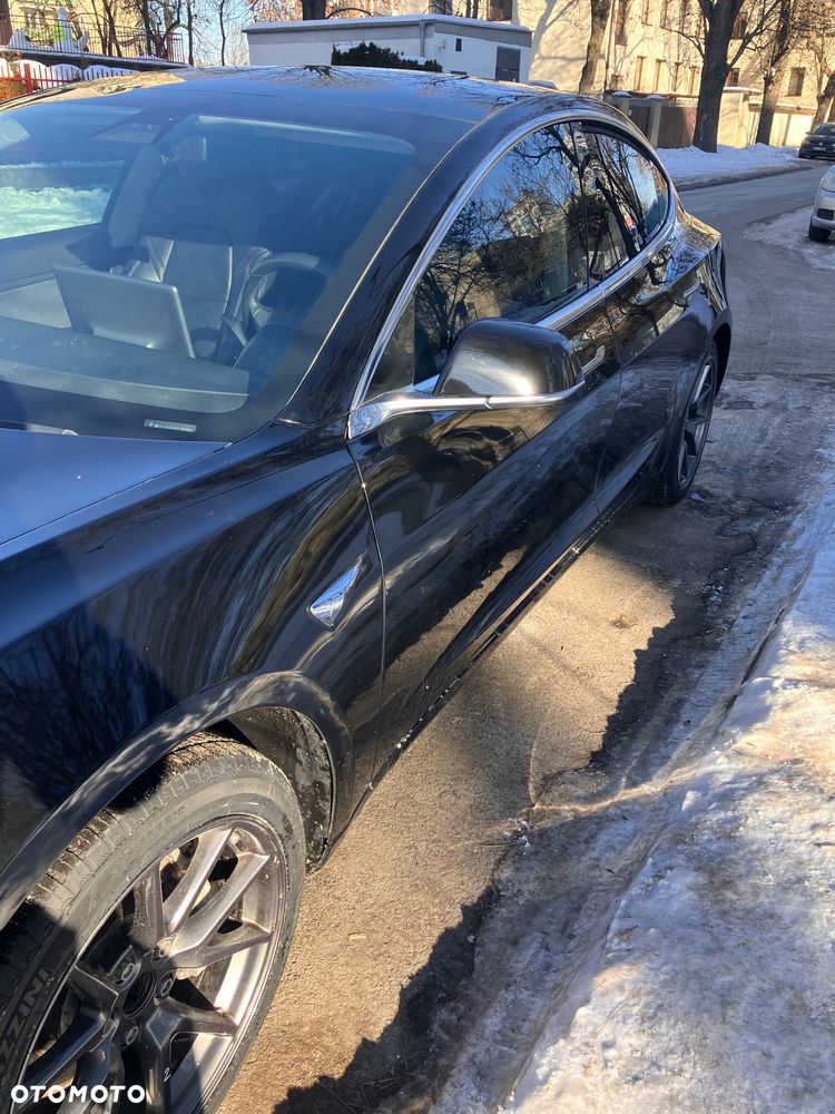 Tesla Model 3 Standard Reichweite Plus Hinterradantrieb - 3