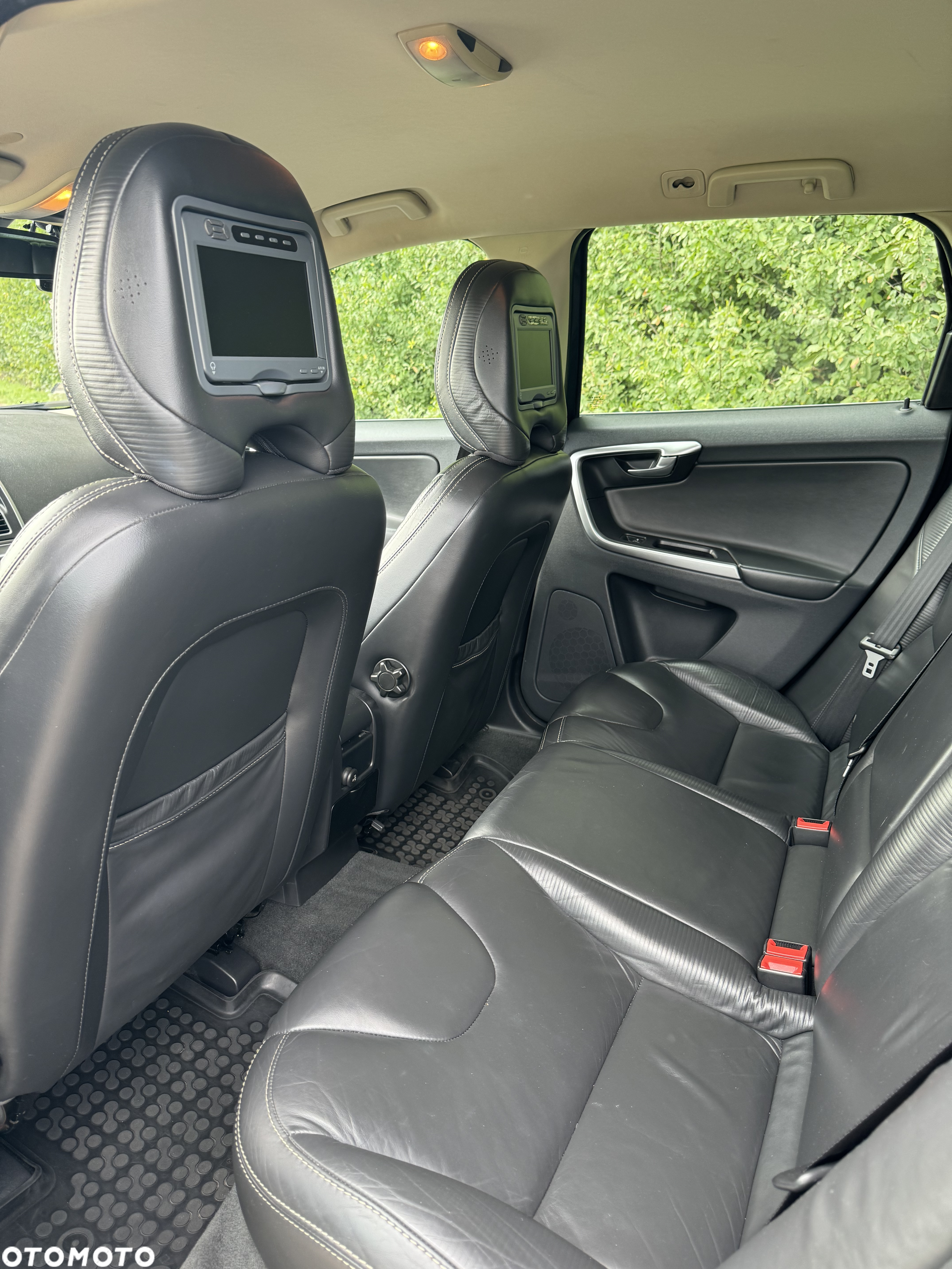 Volvo XC 60 D5 AWD R-Design - 7