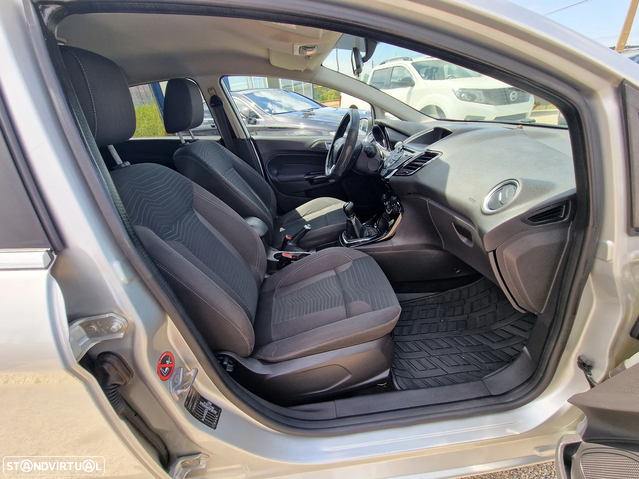 Ford Fiesta 1.5 TDCi Titanium - 23