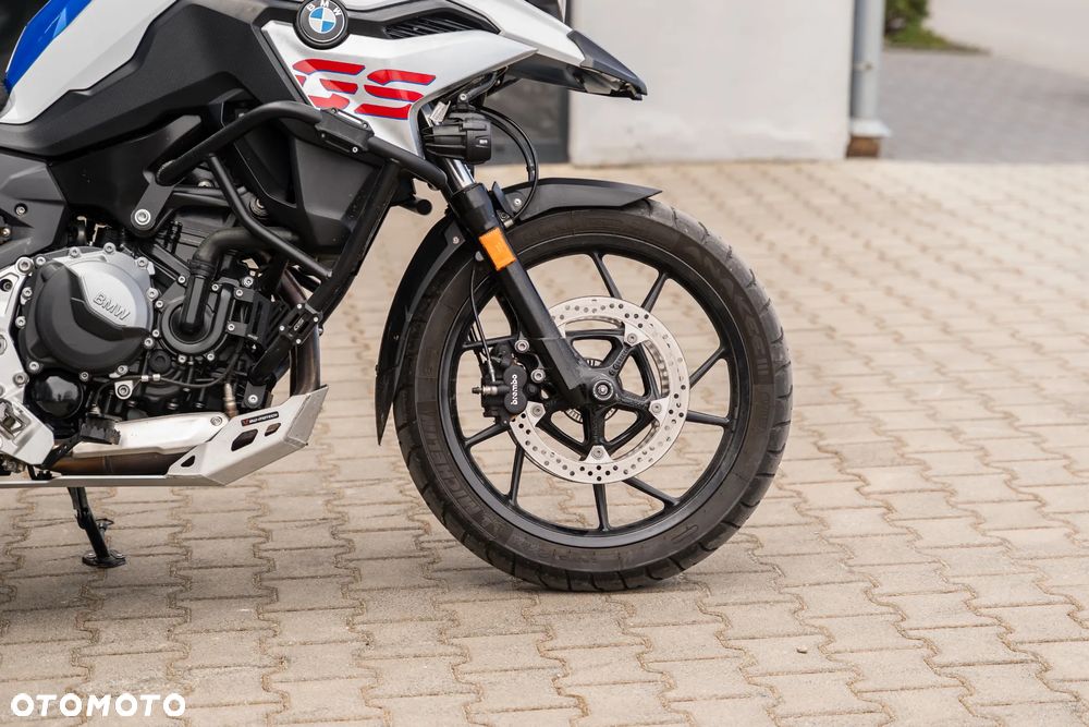 BMW F - 13