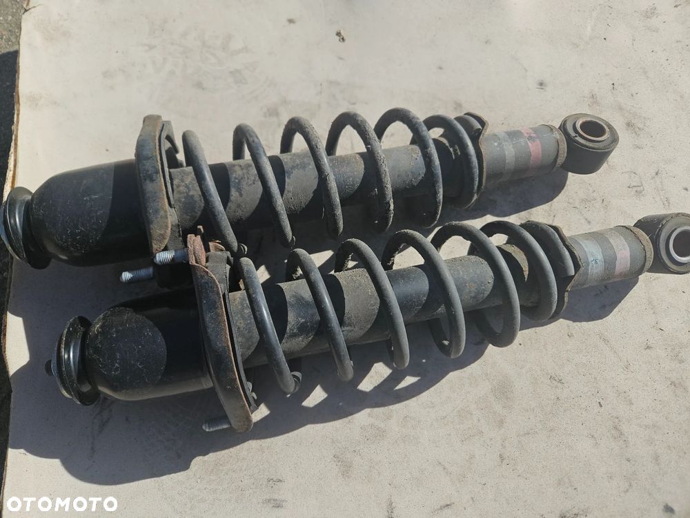 Amortyzator sprężyna lewy prawy tył tylny Toyota Prius II 1,5 hybrid 2005r - 1