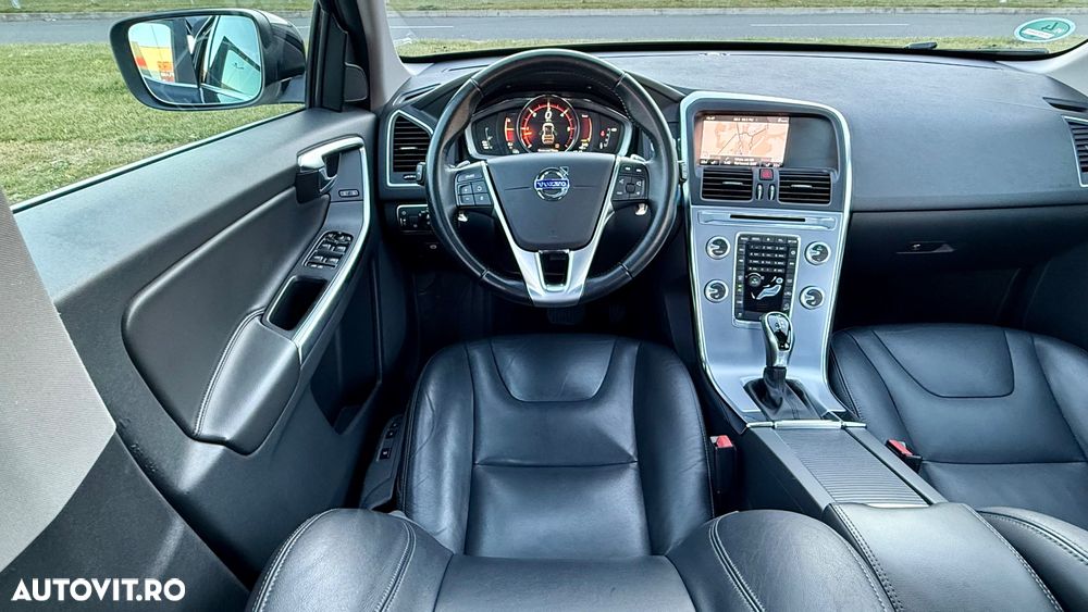 Volvo XC 60 D5 AWD Geartronic Summum - 19