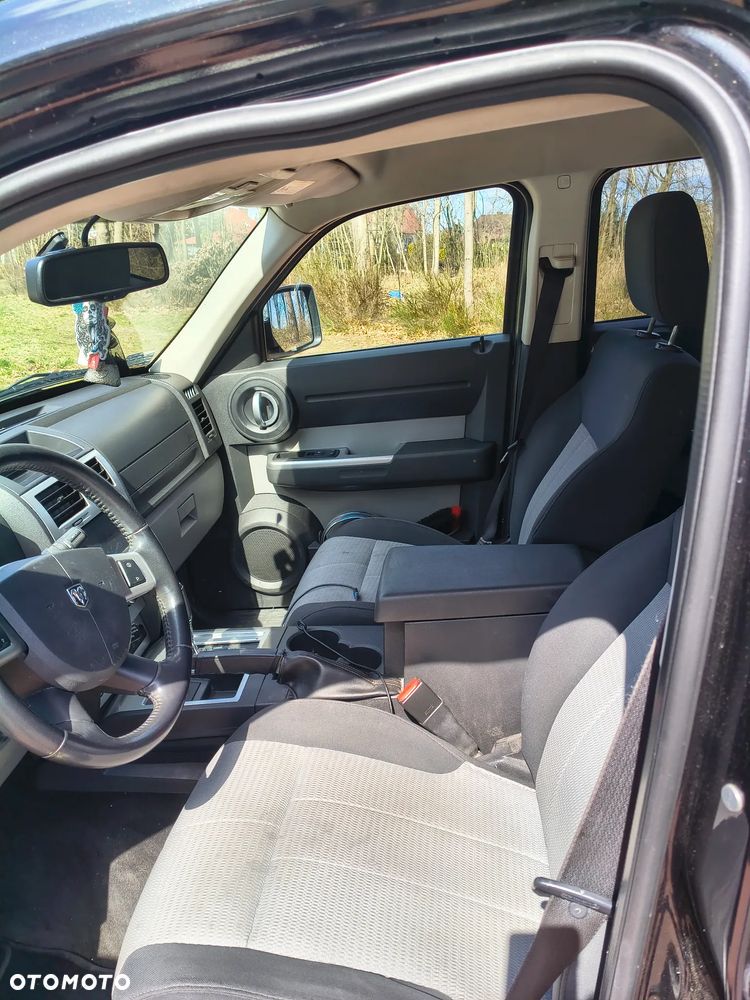 Dodge Nitro 2.8 CRD SXT - 13