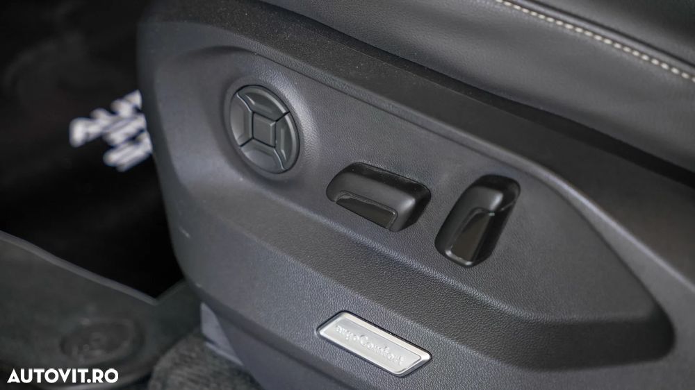 Volkswagen Touareg 3.0 V6 e-Hybrid 4Motion Aut. Elegance - 29