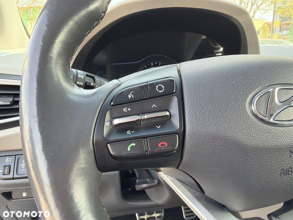 Hyundai IONIQ Hybrid Premium - 23