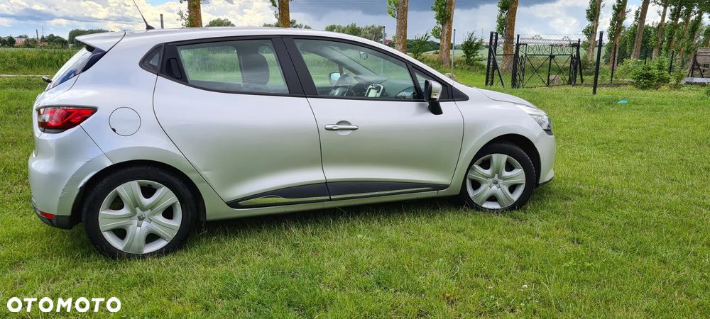 Renault Clio 1.2 16V 75 Life - 7