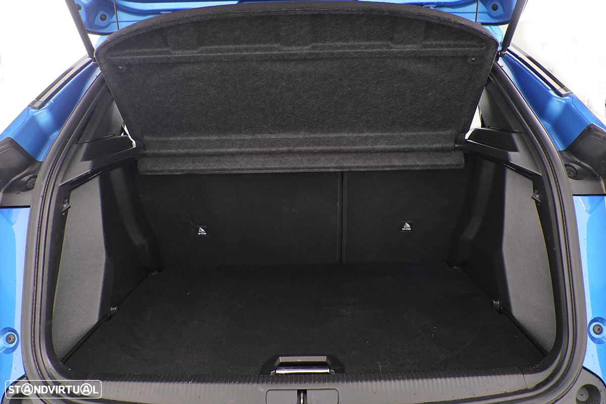 Peugeot 2008 1.2 PureTech Allure - 21