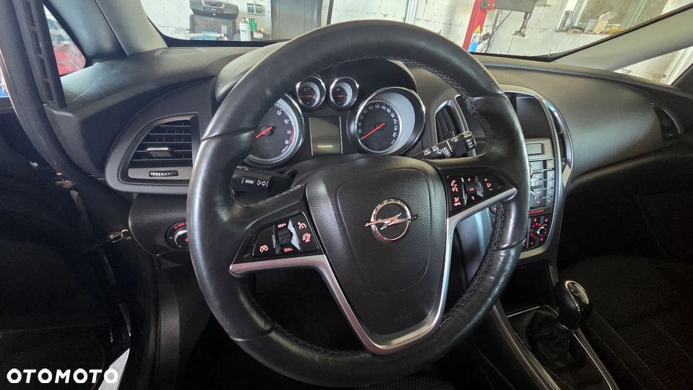 Opel Astra 1.4 T Cosmo S&S - 32