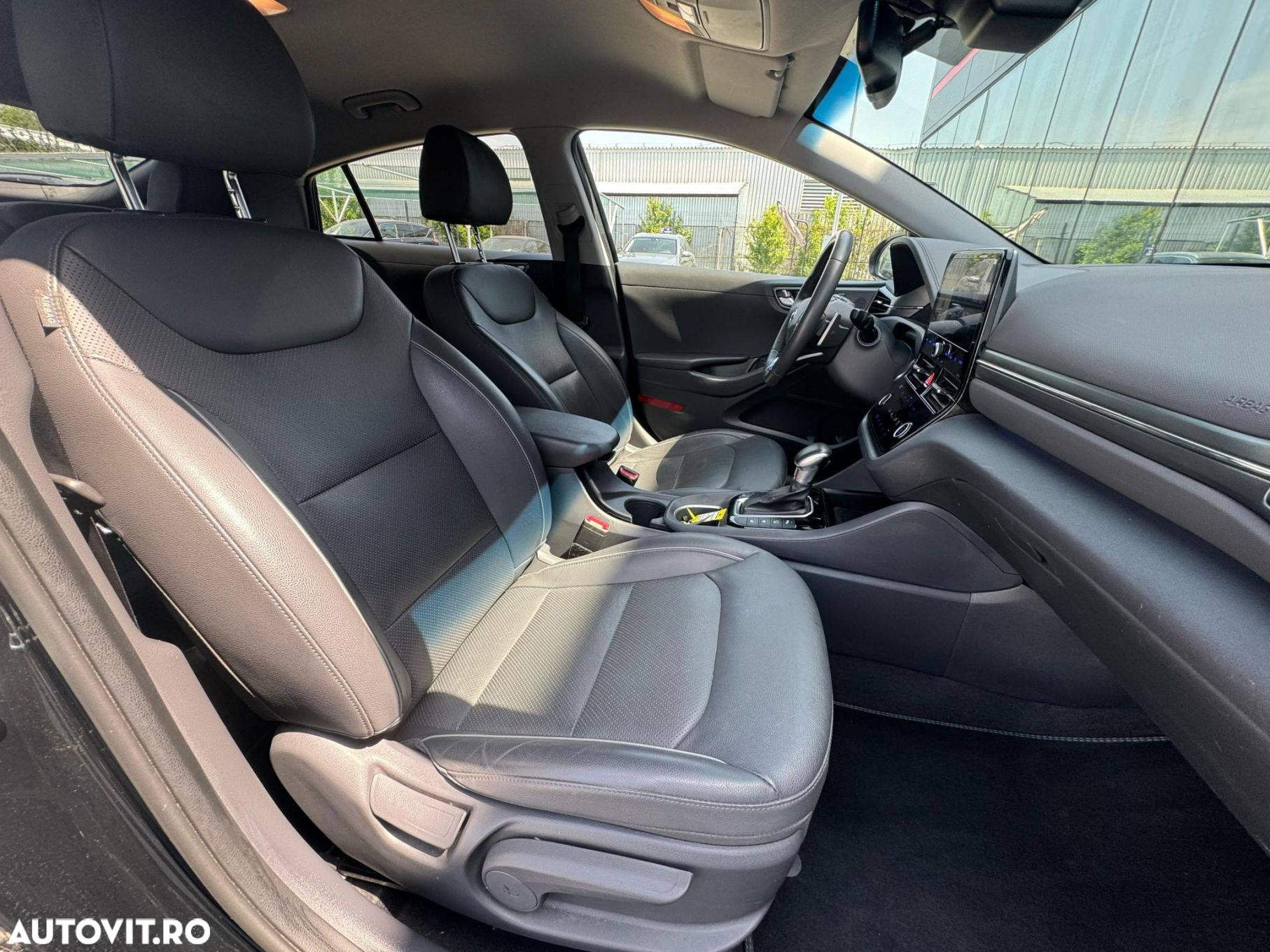 Hyundai IONIQ - 16