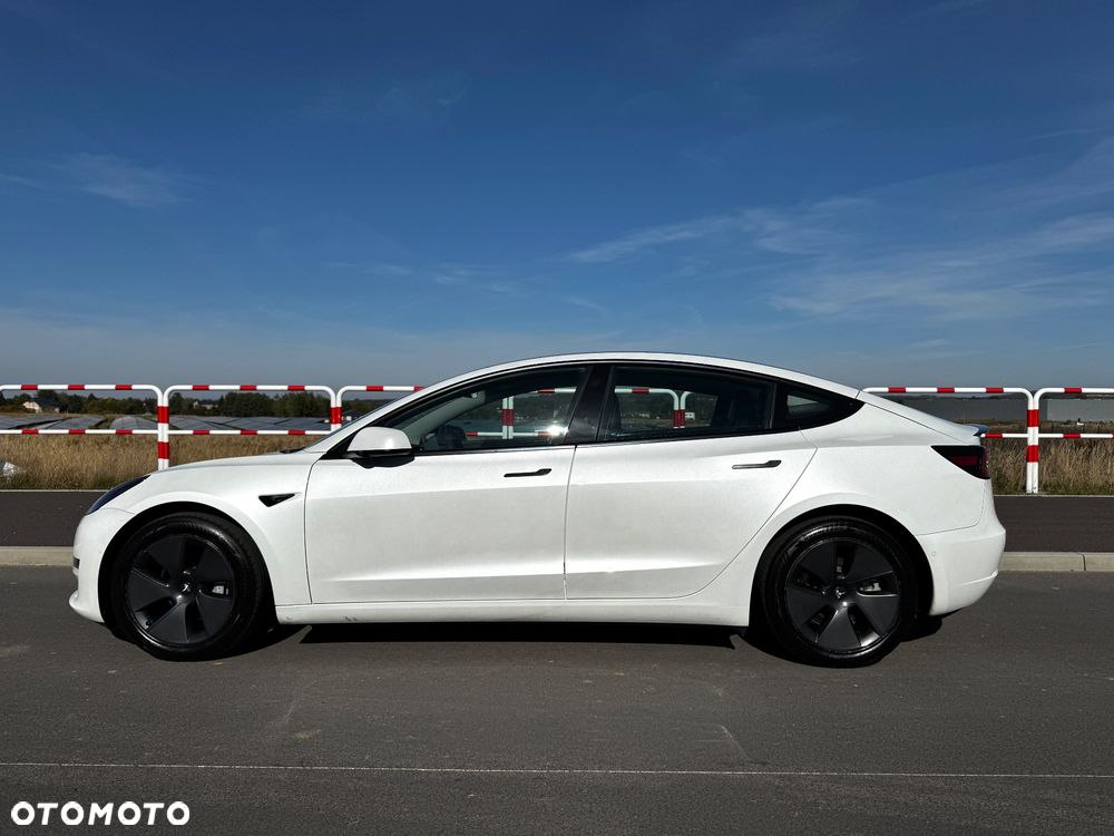 Tesla Model 3 - 21