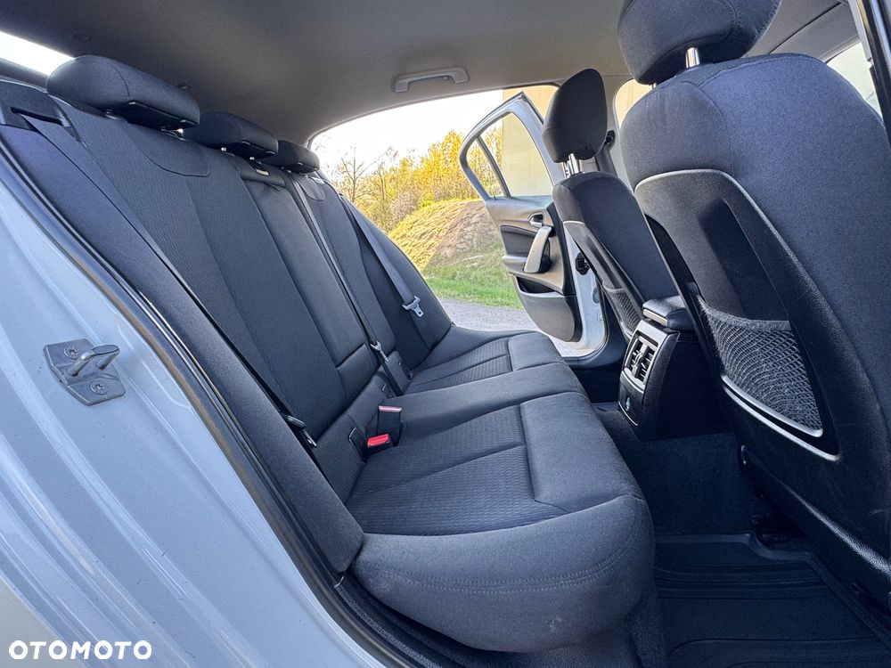 BMW Seria 1 118d DPF Edition Sport - 30