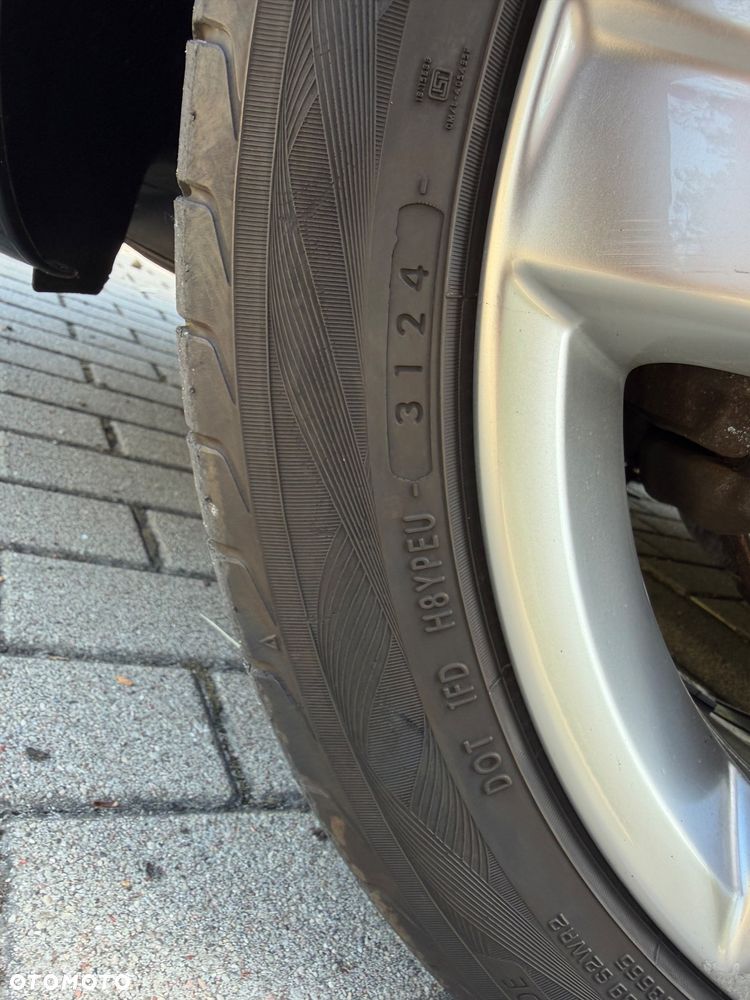 Volkswagen Touran 2.0 TDI Highline - 36