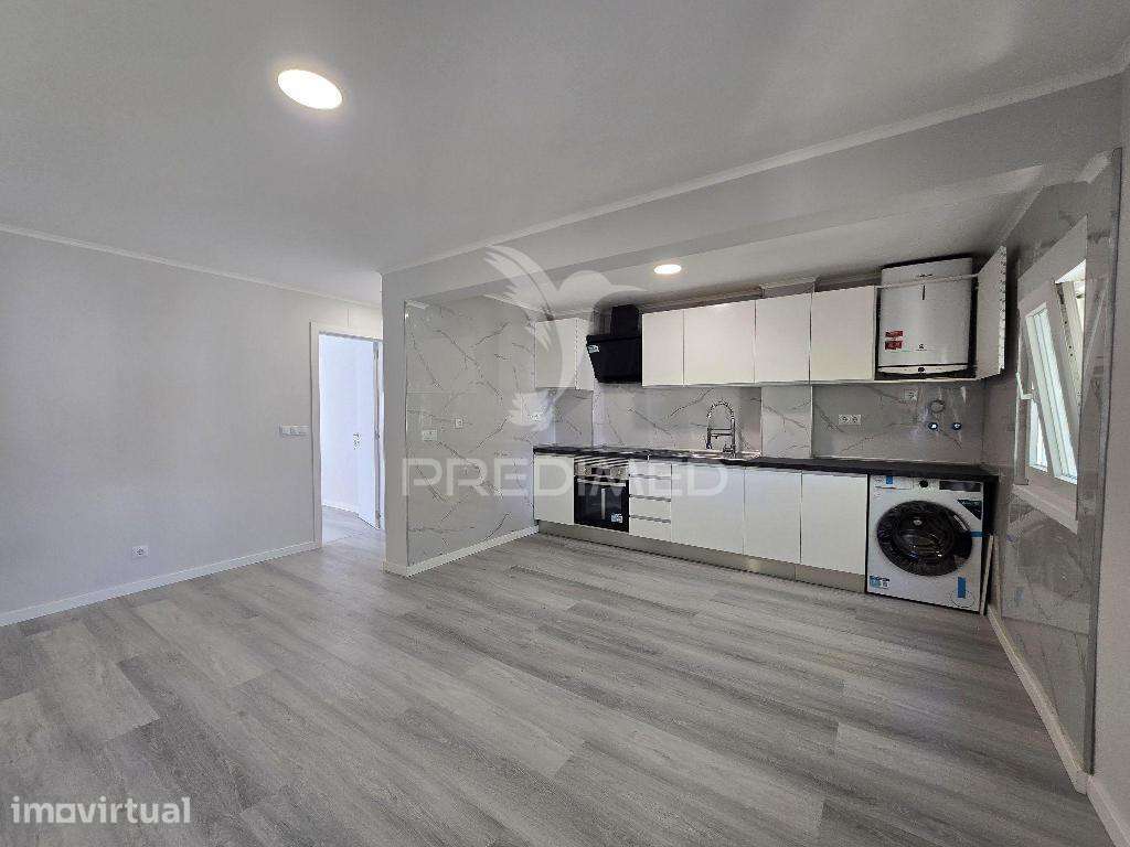 Apartamento T3 Temodelado, no Laranjeiro - Almada - Grande imagem: 2/20