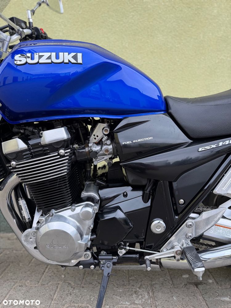Suzuki GSX - 27