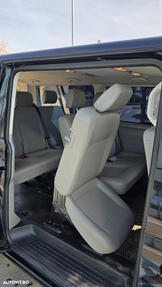 Volkswagen Caravelle - 7