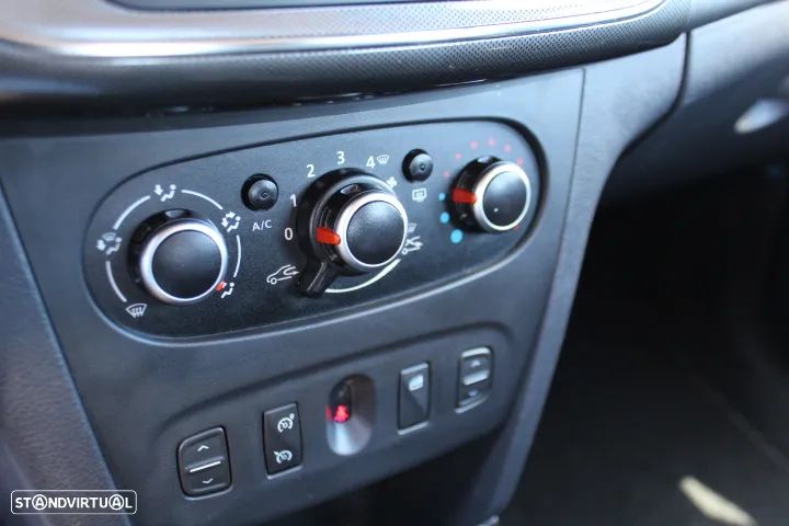Dacia Sandero 0.9 TCe Stepway - 36