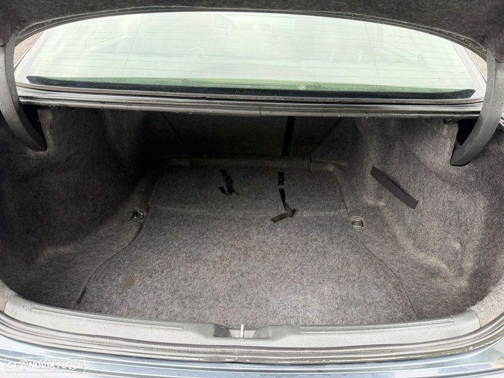 Honda Accord 2.0 Sport - 16