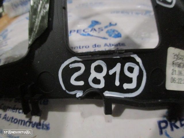 Grelha Friso A2046800107 81563018 MERCEDES C S204 W204 FASE 2  2012 200CDI 136CV 5P PRETO MEIO GRE CONSOLA CENTRAL - 5