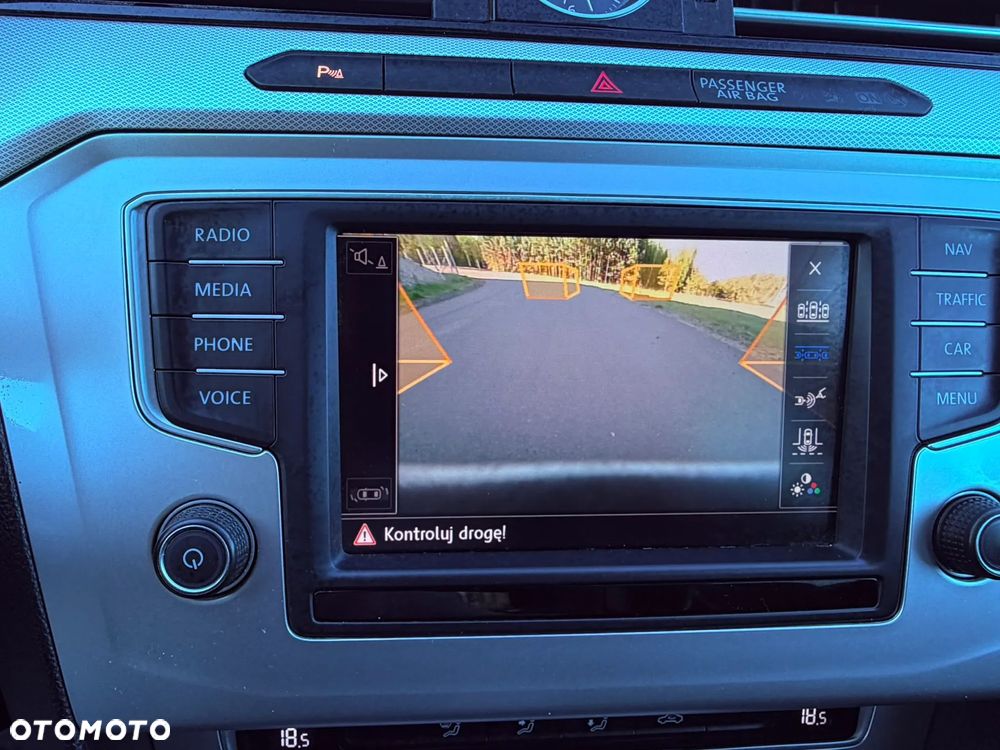 Volkswagen Passat 1.8 TSI BMT Comfortline - 16