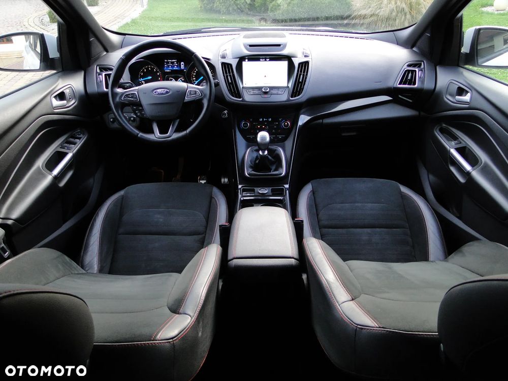 Ford Kuga 1.5 EcoBoost FWD ST-Line X - 16