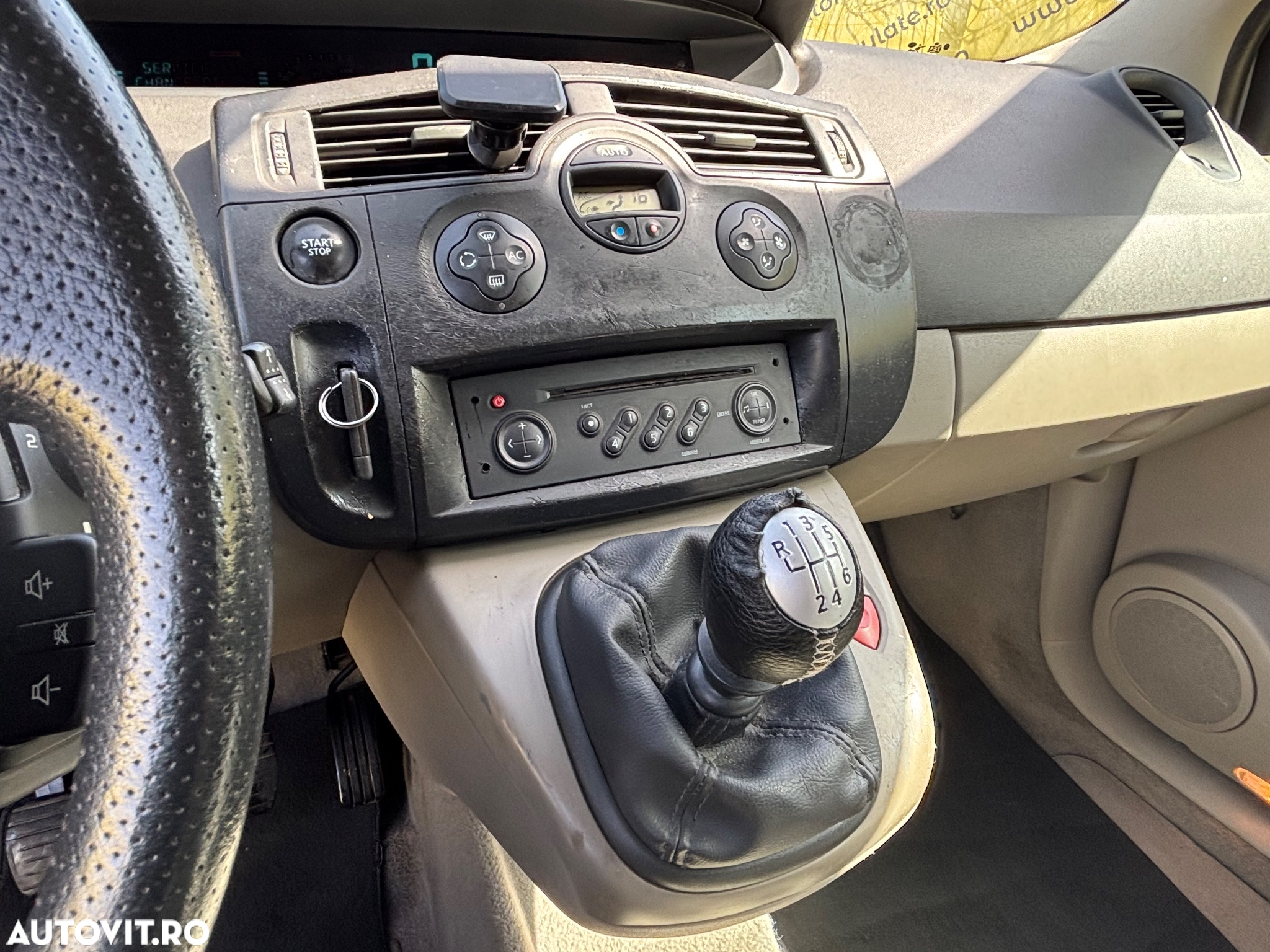 Renault Grand Scenic - 12