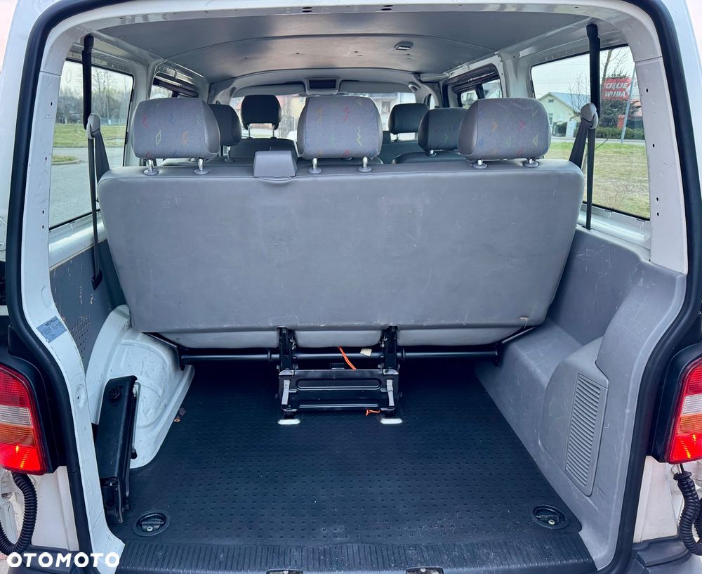 Volkswagen Caravelle - 27