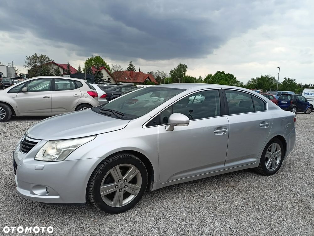 Toyota Avensis - 1