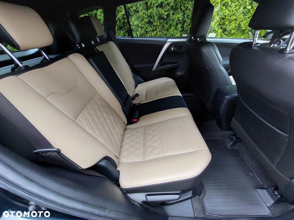 Toyota RAV4 Hybrid Platinum 4x2 - 9