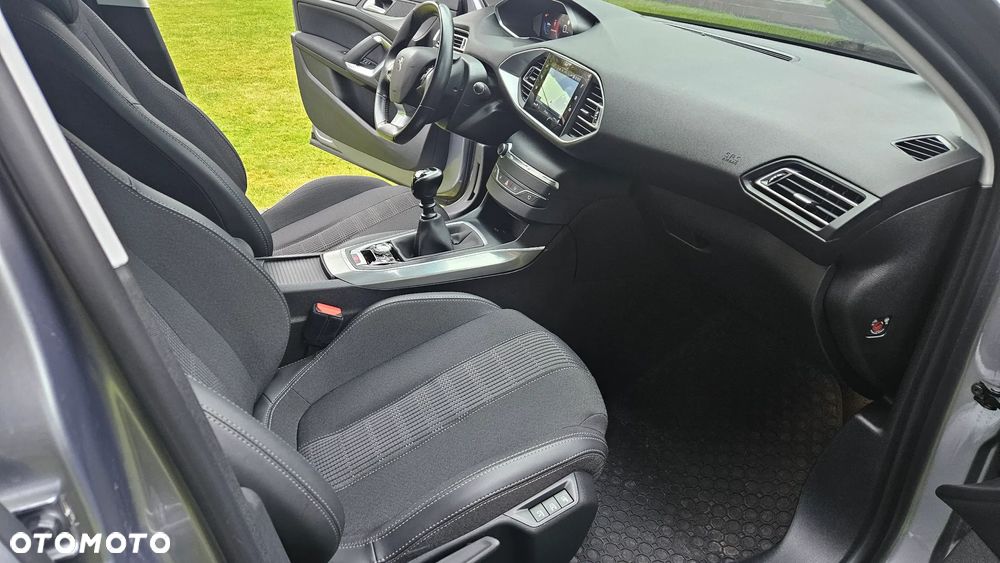 Peugeot 308 BlueHDi 130 Allure Pack - 11