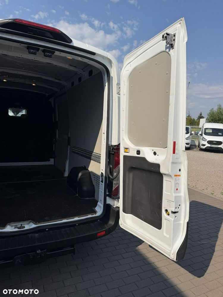 Ford Transit - 22