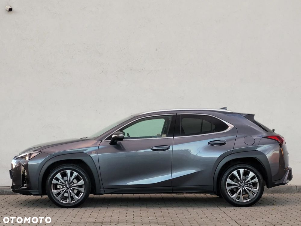 Lexus UX 300h F Sport Design - 8