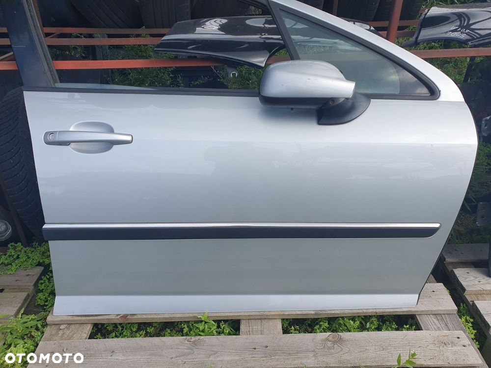 DRZWI LEWE  PRZÓD  PEUGEOT 407  KOD EZRC - 6