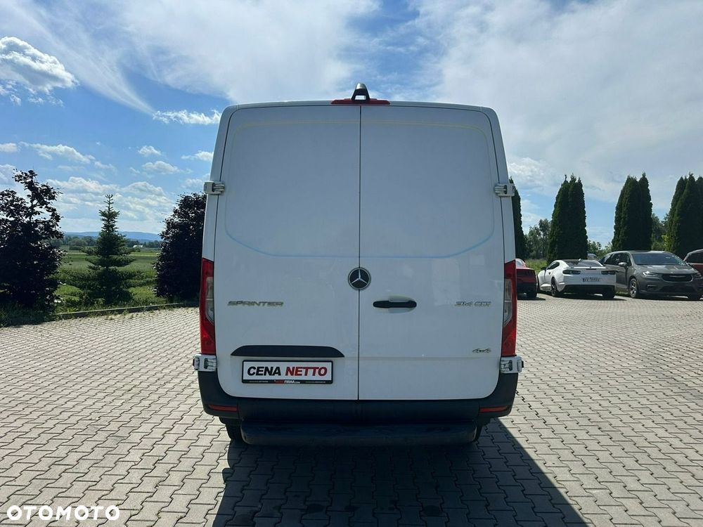Mercedes-Benz Sprinter - 5